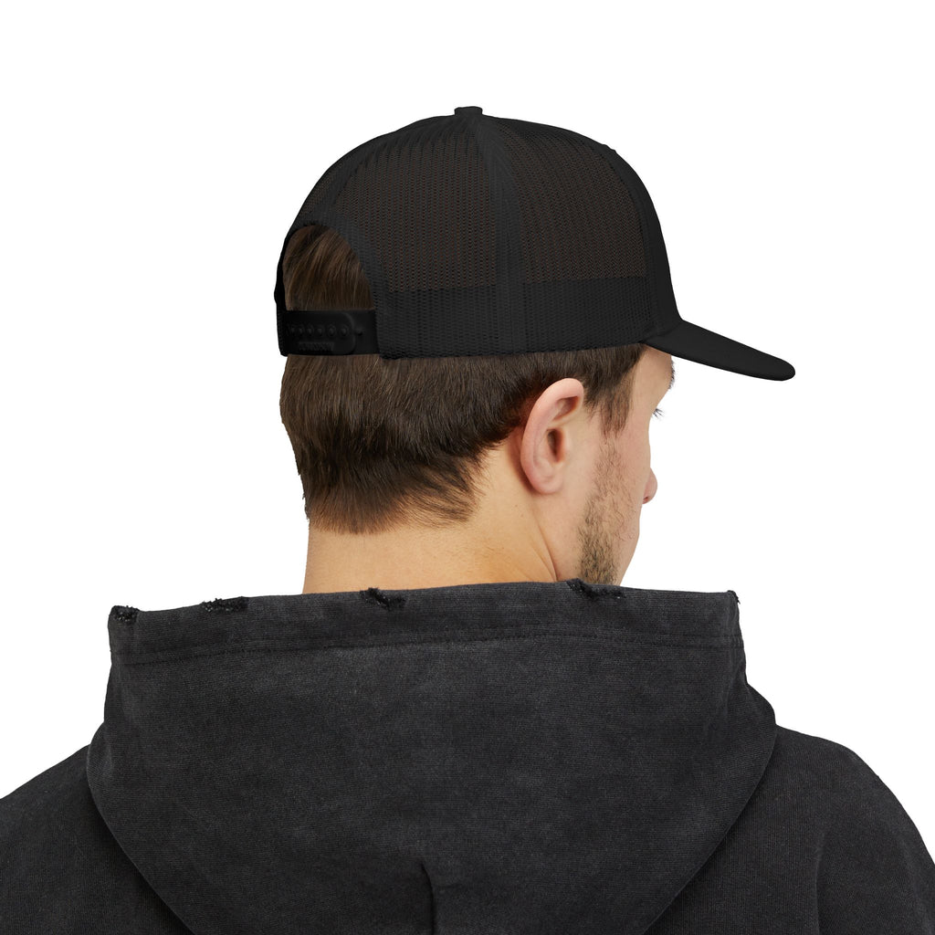 Vintage Monkey Snapback Trucker Hat — "Nie mój małpa, nie mój cyrk" Graphic