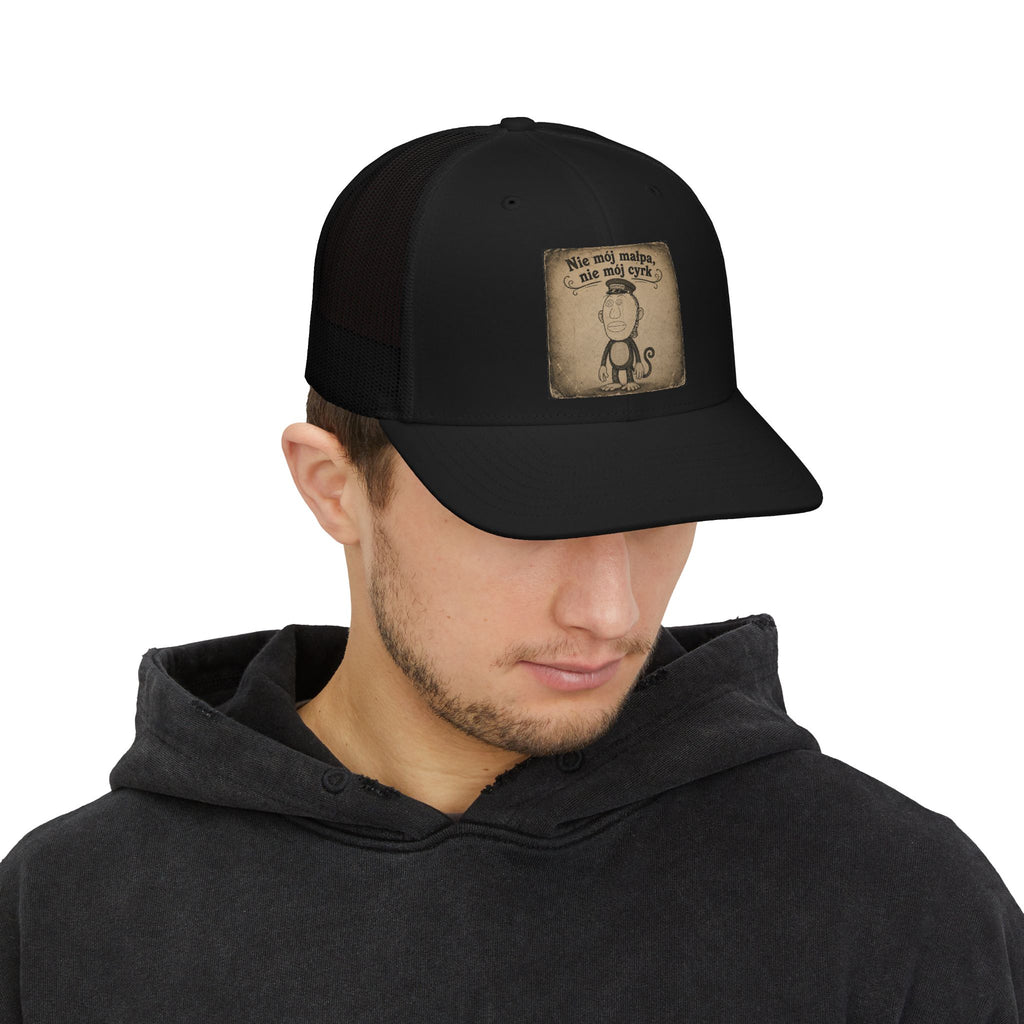 Vintage Monkey Snapback Trucker Hat — "Nie mój małpa, nie mój cyrk" Graphic